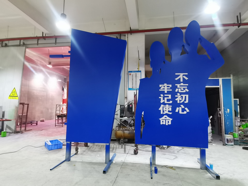 廣告標(biāo)識(shí)設(shè)計(jì)尺寸的原則——【巨匠標(biāo)識(shí)，標(biāo)識(shí)制作廠家】